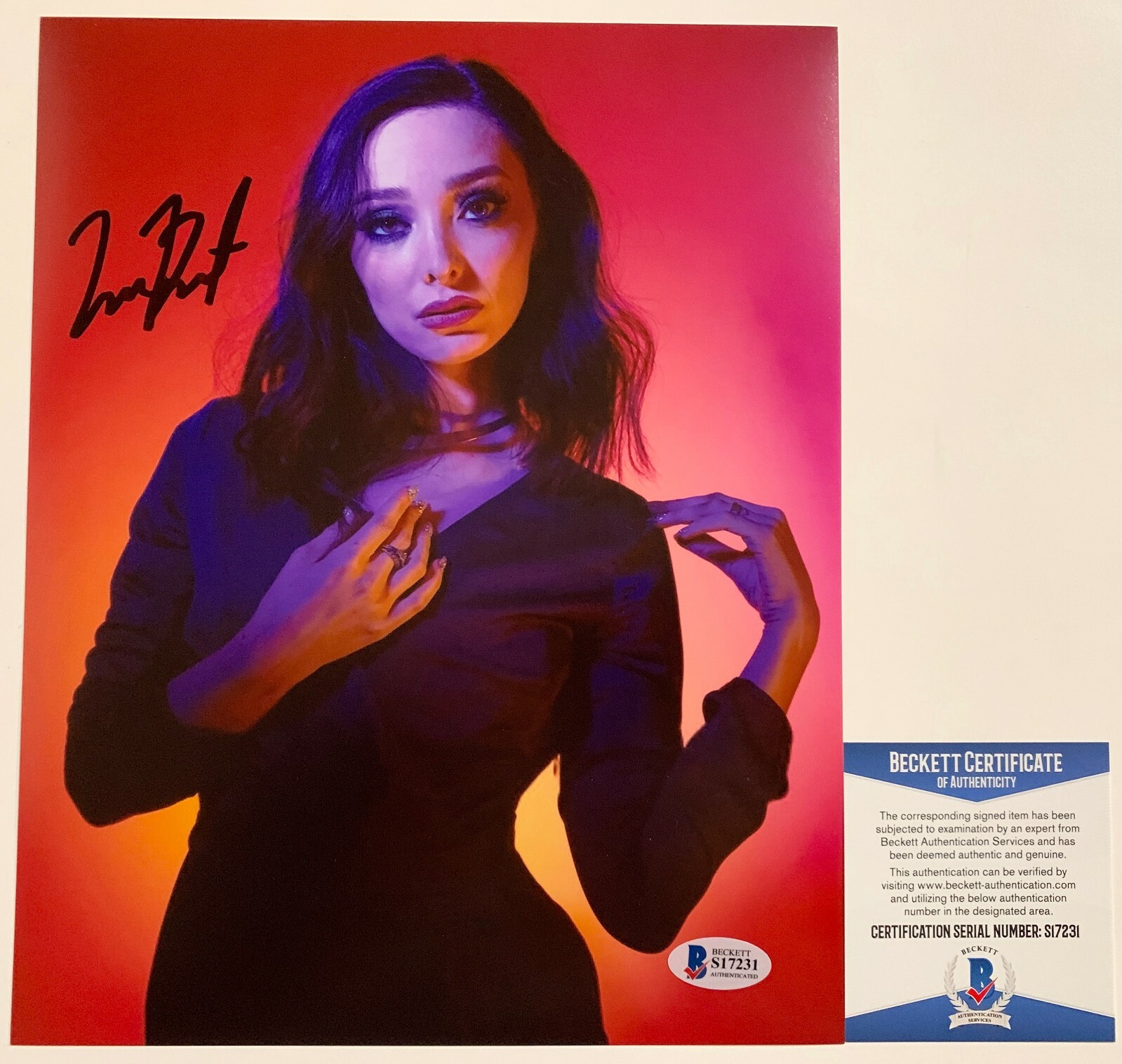 Emma Dumont Signed 8x10 Photo Autograph Sexy Actress The Gifted Beckett BAS COA