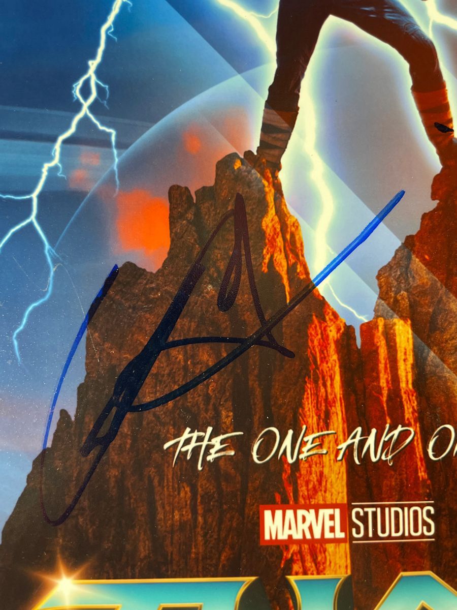 Chris Hemsworth Signed Thor Love & Thunder 11x17 Poster Autograph JSA COA - Image 2