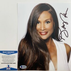 Beverly Johnson Signed 8x10 Photo B Autograph Sexy Model Actress Beckett BAS COA