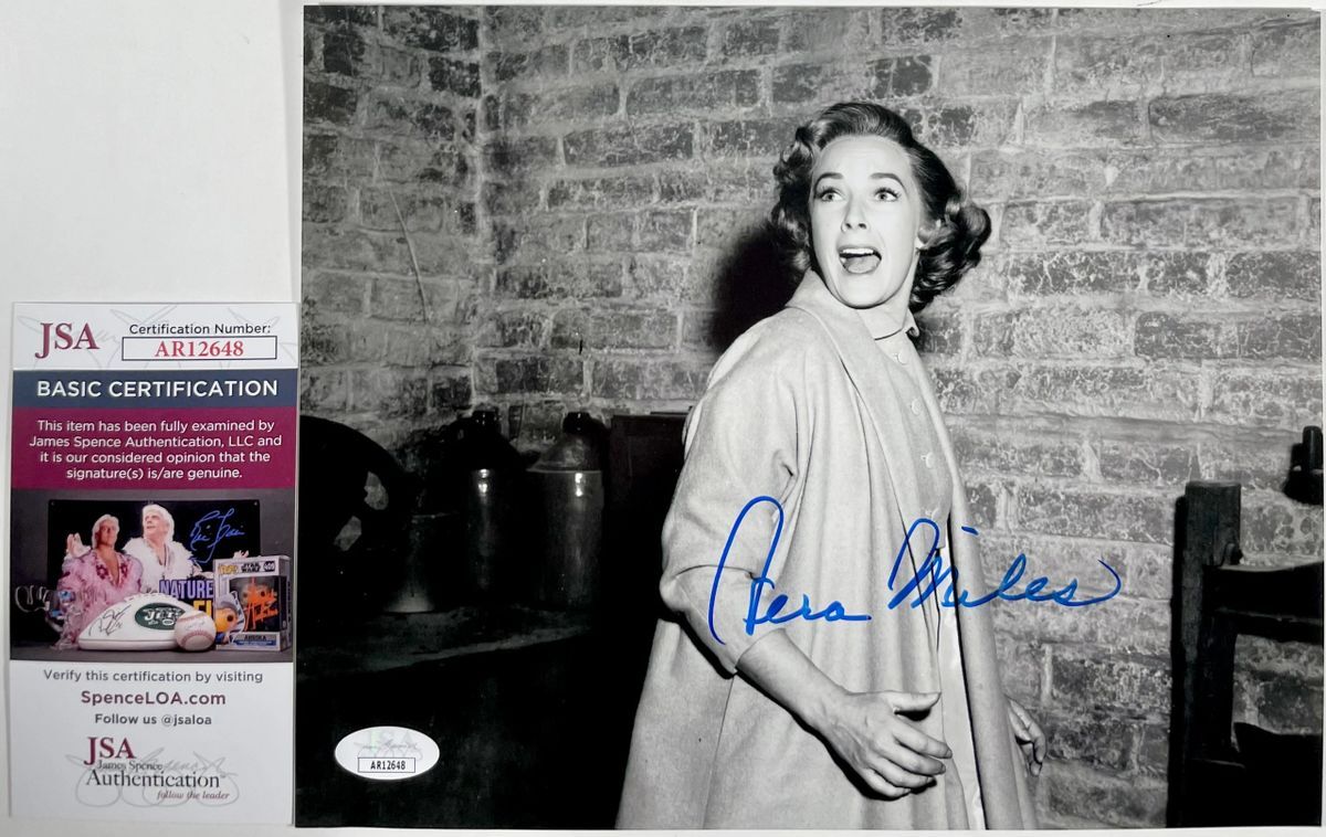 Vera Miles Signed Alfred Hitchcock's Psycho 8x10 Photo A Autograph JSA COA
